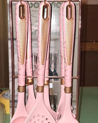 mestoli in silicone con manici in legno,deco,€11