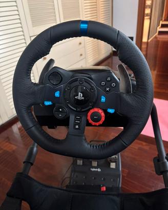 Volante Logitech con pedali e sedia