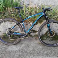 MTB Intense carbonio front 29"
