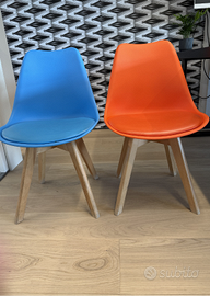 Set 4 sedie moderne colorate con gambe in legno