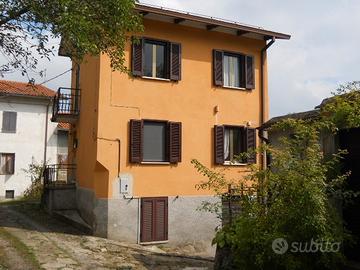 Villetta disposta su 3 livelli a Varsi (PR)