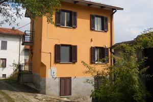 Villetta disposta su 3 livelli a Varsi (PR)