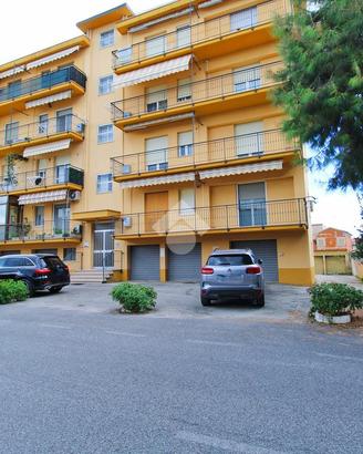 3 LOCALI A CASTELFIDARDO