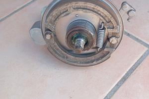 Mozzo ruota vespa 50 n/r/l