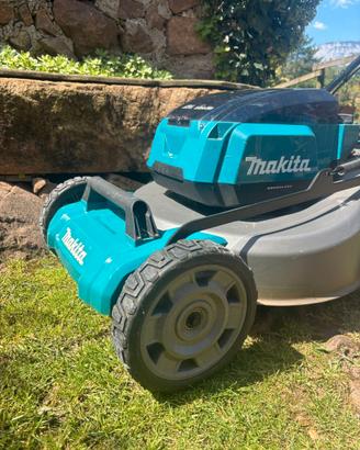 TAGLIAERBA MAKITA DLM532 A BATTERIA