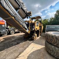 Fresa caterpillar Pm 200