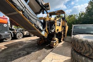 Fresa caterpillar Pm 200