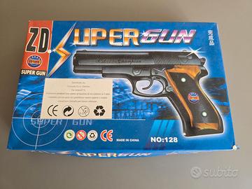 Pistola giocattolo in plastica