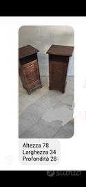 Coppia di comodini in legno
