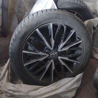 Gomme invernali Yokohama+ cerchi in lega Toyota