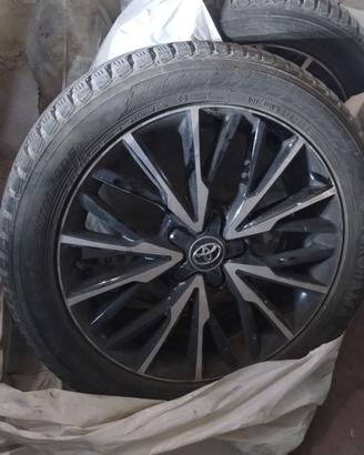 Gomme invernali Yokohama+ cerchi in lega Toyota