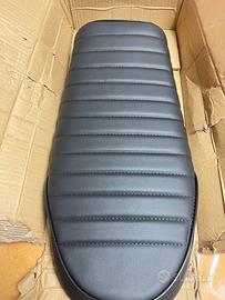 Sella per moto cafe racer
