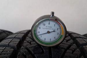 N.4 225 40 18 Bridgestone Testati