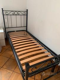 Struttura letto con rete a doghe