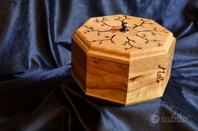 Cofanetto portagioie in legno di faggio e melo