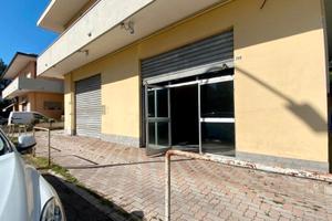 Ampio garage di 55mq.in Via Tavo