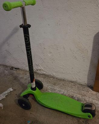 Monopattino Maxi Micro Deluxe verde