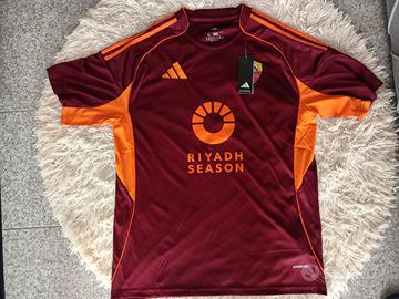 Kit AS Roma 2023/24 - Maglia + Pantaloncini