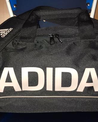 Borsa NUOVA sportiva Adidas piccola nera