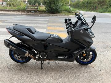 Yamaha T-MAX 560