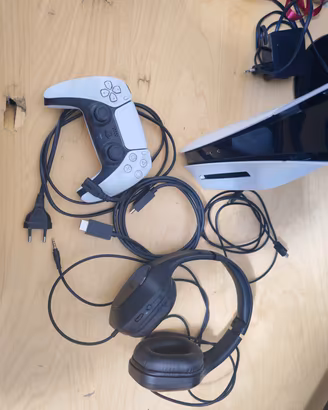 Sony Playstation 5 con unità disco esterna 