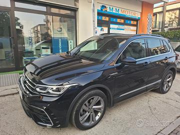 Volkswagen Tiguan 2.0 tdi R-Line 150cv dsg