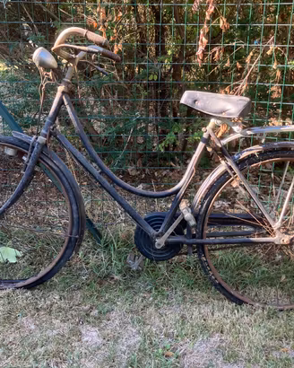 Bici donna Touring Milano d'epoca da restaurare