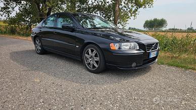 VOLVO S60 D5 2004 CON DIESEL CON IMPIANTOTO GPL