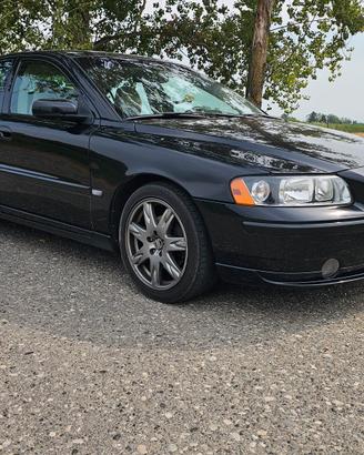 VOLVO S60 D5 2004 CON DIESEL CON IMPIANTOTO GPL