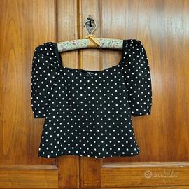 Blusa a Pois con Maniche a Sbuffo – Stile Coquette