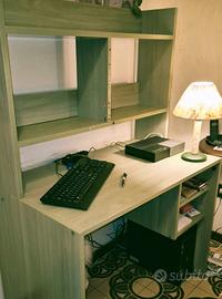 Scrivania verde salvia