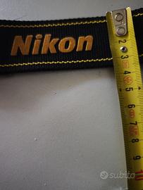 Nikon tracolla reflex