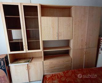 Mobile credenza