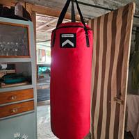 sacco e guantoni da boxe 