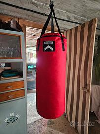 sacco e guantoni da boxe 