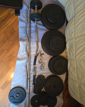 Set pesi da 110kg con manubri e bilancieri + panca