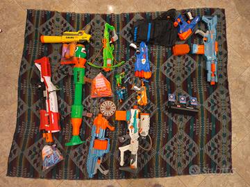 Pistole, fucili e Bazooka Nerf con munizioni bersa