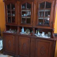 credenza cime un foto