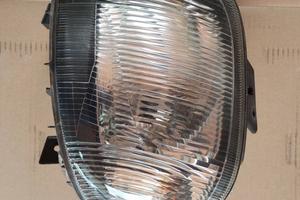 Faro anteriore sinistro Renault Clio II Hella