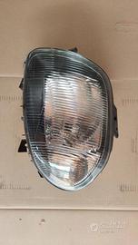 Faro anteriore sinistro Renault Clio II Hella