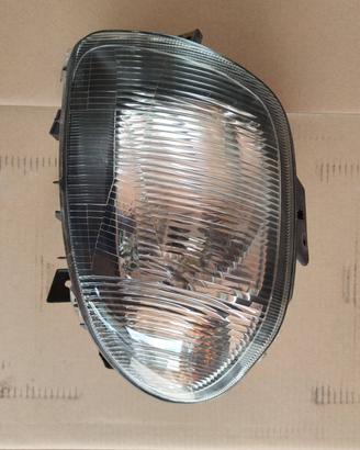 Faro anteriore sinistro Renault Clio II Hella
