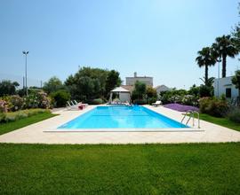 Vacanza in VILLA CON PISCINA e CAMPO DA TENNIS