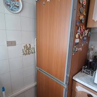 Frigo con congelatore