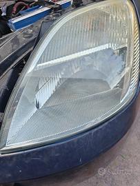 Coppia fari ford fiesta 2004/2006