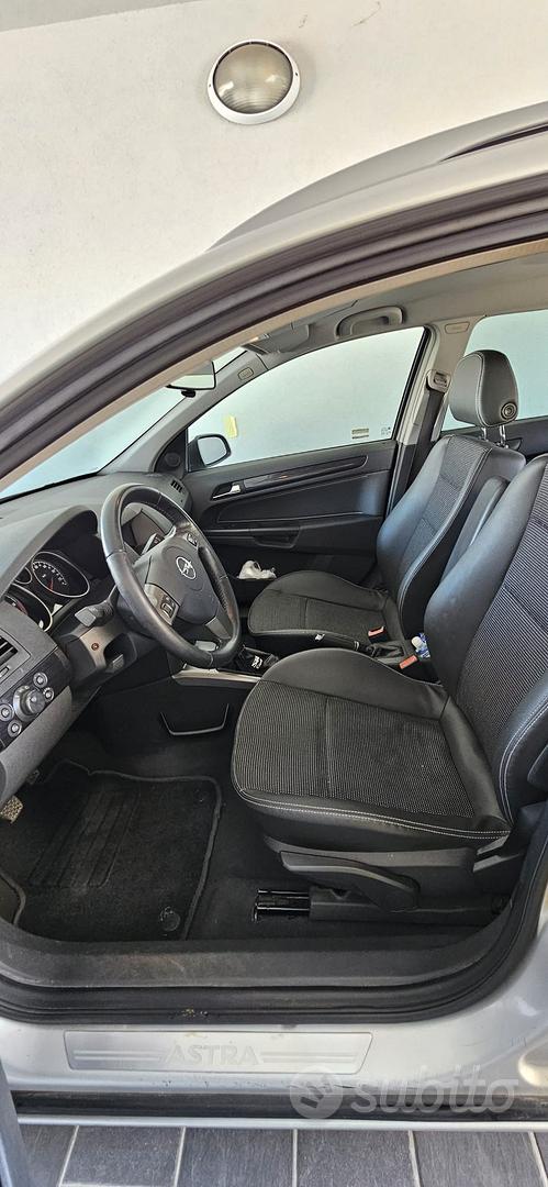 Opel Astra 2006 photo 2