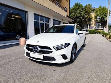 MERCEDES-BENZ A 180 d Automatic Business GARANZI