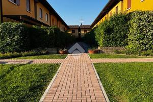 2 LOCALI A SIRMIONE