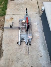 taglia piastrelle Brevetti Montolit