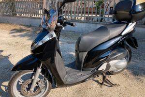 Scooter Honda SH 300