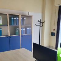 Ufficio Nuovo Con Vetrina Fronte Strada Pezzo